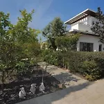 E-hotel Larnaca & 4*