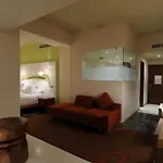 E-hotel Larnaca & Perivolia