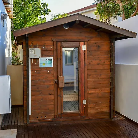 Hotell E-hotel Larnaca &