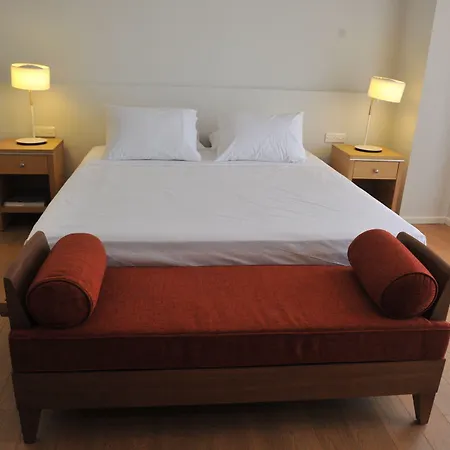 E-hotel Larnaca & 4*