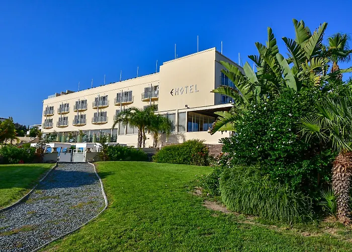 E-hotel Larnaca & Hotel 4*