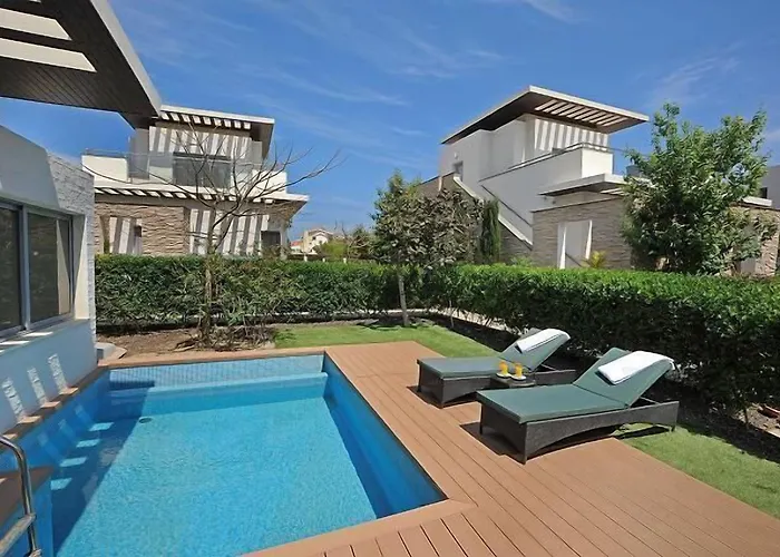 E-hotel Larnaca & Hotel 4*