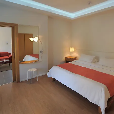 E-hotel Larnaca & Hotel 4*