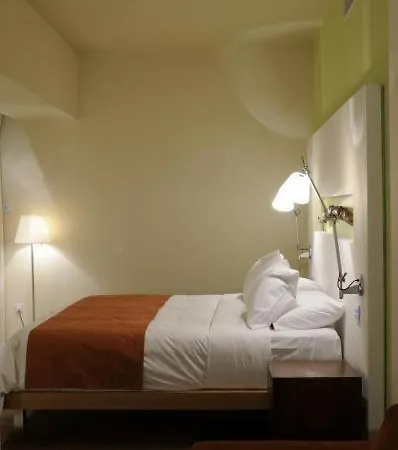 E-hotel Larnaca & 4*