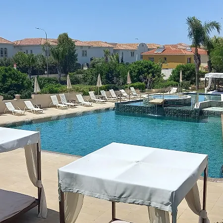 E-hotel Larnaca Resort&spa 4*