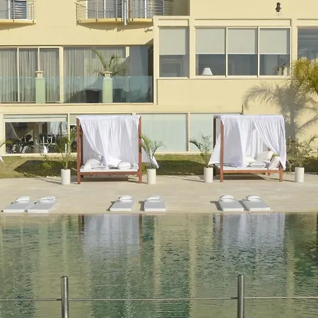 מלון E-hotel Larnaca &