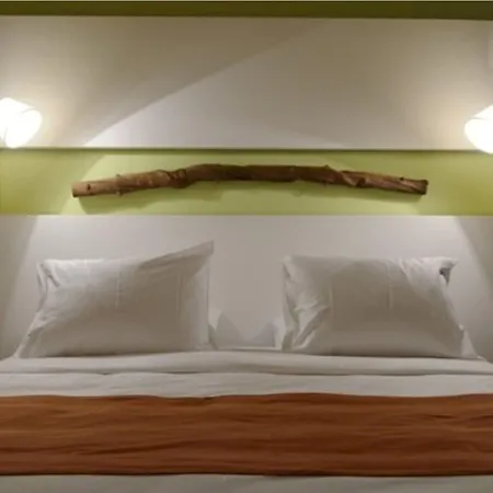E-hotel Larnaca & 4* Perivolia
