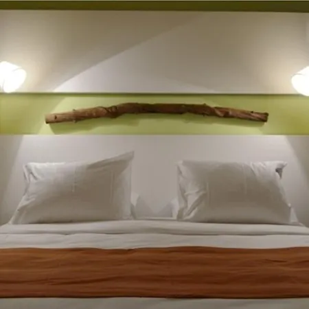 מלון E-hotel Larnaca &