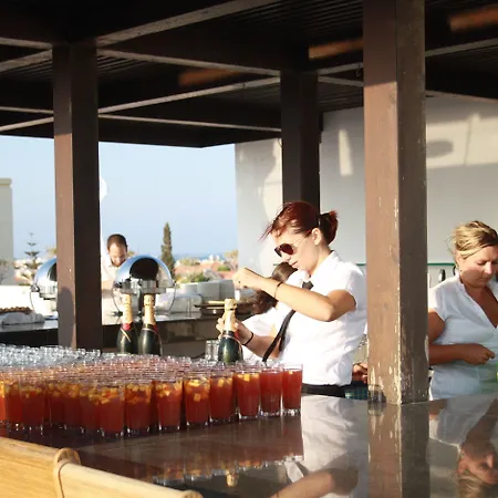 E-hotel Larnaca Resort&spa 4*