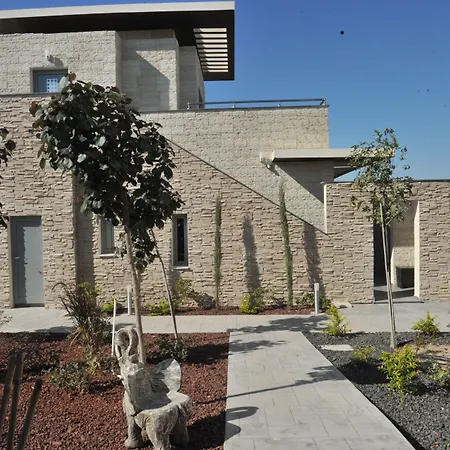 E-hotel Larnaca & 4*