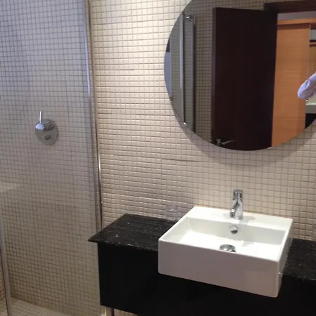 E-hotel Larnaca & 4*