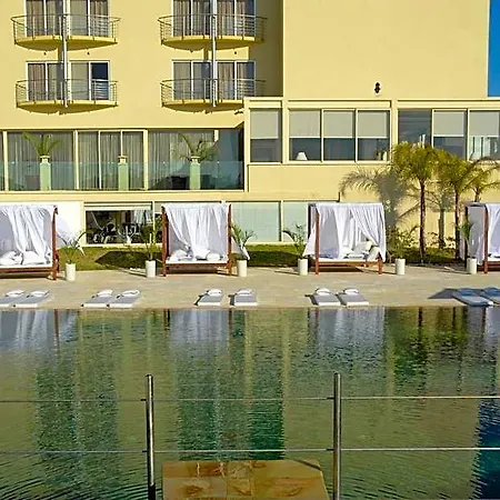 E-hotel Larnaca & 4* Perivolia