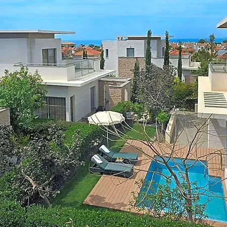 E-hotel Larnaca & Perivolia