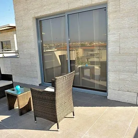 E-hotel Larnaca & 4*