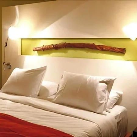 Hotel E-hotel Larnaca & 4*