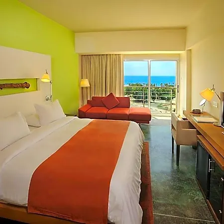 E-hotel Larnaca & 4* Perivolia