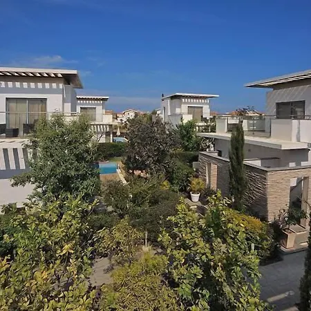 Hotel E-hotel Larnaca & 4*
