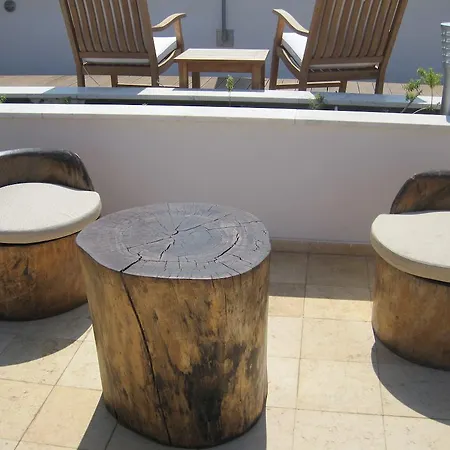 E-hotel Larnaca & 4* Perivolia
