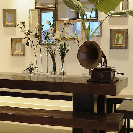 E-hotel Larnaca & Hotel 4*
