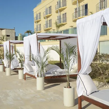 Otel E-hotel Larnaca & 4*