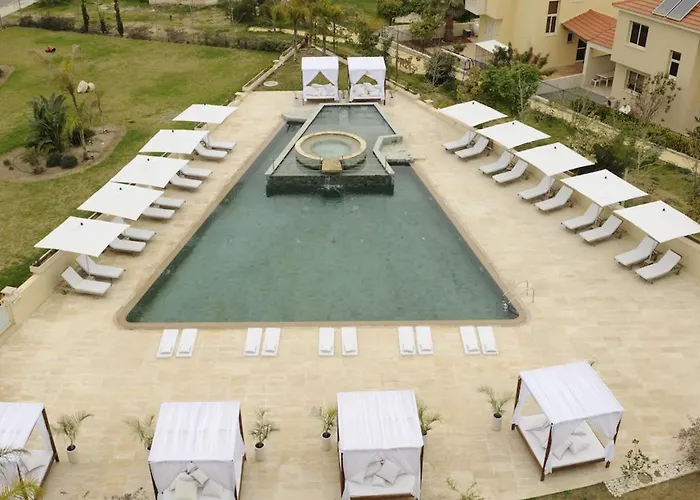 Hotel E-hotel Larnaca & Perivolia