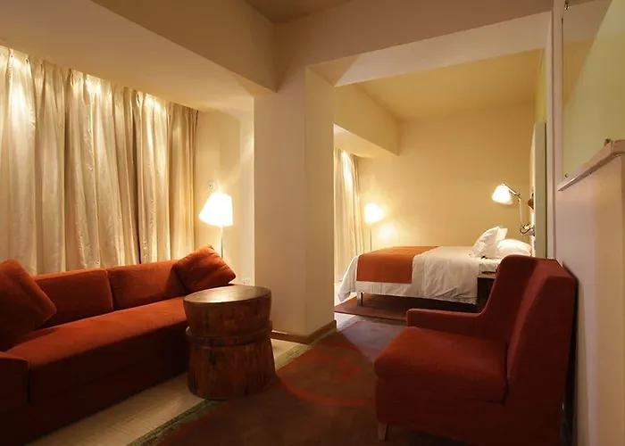 E-hotel Larnaca & 4*