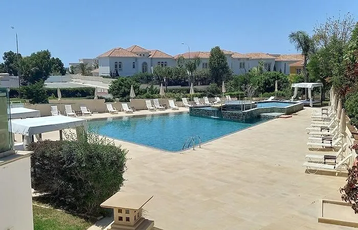 E-hotel Larnaca & Hotel 4*