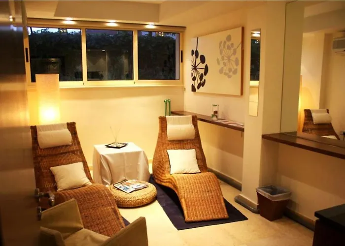 E-hotel Larnaca & Perivolia