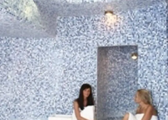 E-hotel Larnaca & Отель 4*