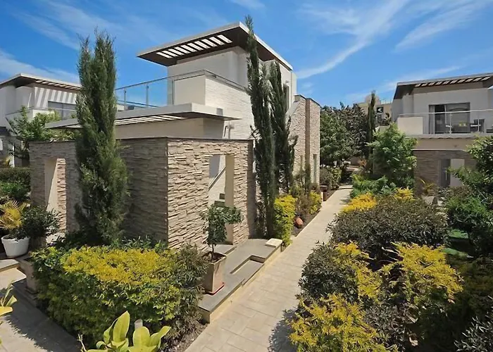 E-hotel Larnaca & Hotel Perivolia